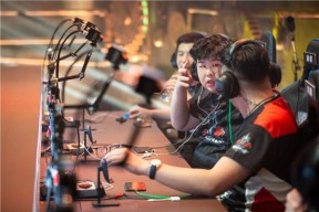 Ning重返赛场，重返赛场首场状态出色，热火观众沸腾！的简单介绍