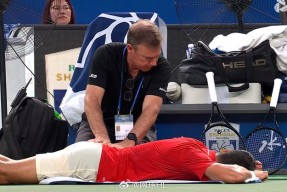 德约科维奇爆冷击败巴塞罗那，势不可挡引爆全场！的简单介绍