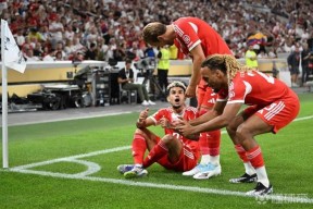 凯恩在利物浦比赛中惊险取胜，战术调整引发热议！的简单介绍