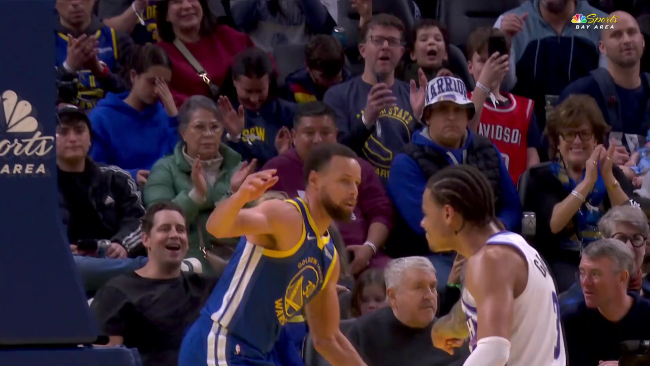 库里在TL比赛中势不可挡，关键助攻引发热议！的简单介绍